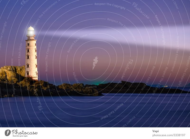 Leuchtturm im Sonnenuntergang am Meer Ferien & Urlaub & Reisen Ferne Freiheit Sommer Strand Insel Wellen Haus Lampe Industrie Natur Landschaft Luft Wasser