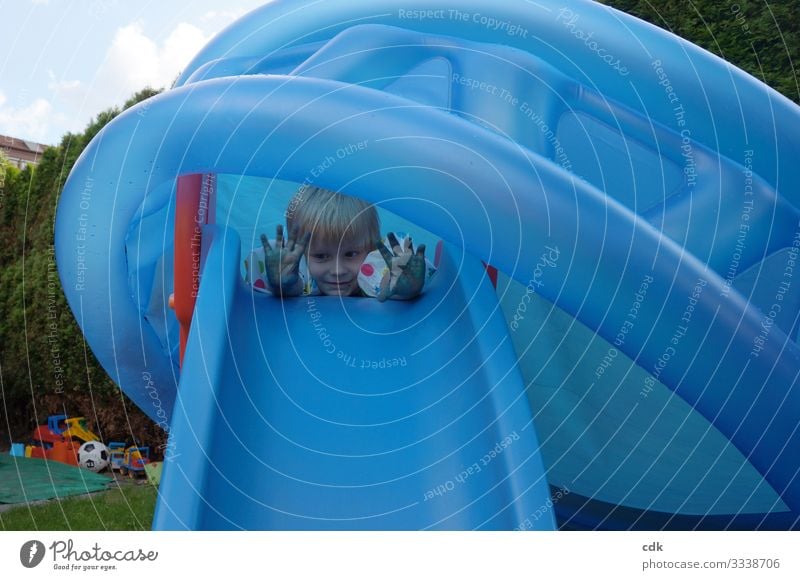 Kindheit | Blaupause maskulin Kopf Mensch 3-8 Jahre Sommer Garten Spielzeug Kunststoff bauen Lächeln Spielen träumen authentisch Fröhlichkeit lustig rund blau