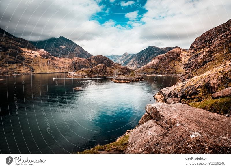 Blick auf das Loch Coruisk Freizeit_2017 Joerg Farys derProjektor dieProjektoren Licht Tag Starke Tiefenschärfe Textfreiraum Mitte Morgen Morgendämmerung