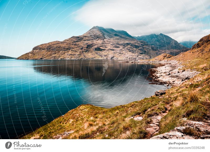 Blick auf das Loch Coruisk II Freizeit_2017 Joerg Farys derProjektor dieProjektoren Licht Tag Starke Tiefenschärfe Textfreiraum Mitte Morgen Morgendämmerung