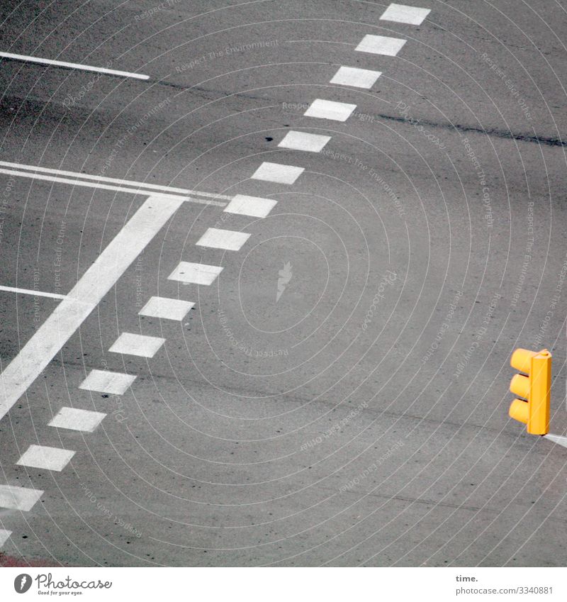 Lightbox (25) ampel straße asphalt linien Straßenverkehr verkehrszeichen verkehrswege grau weiß gelb verkehrsampel