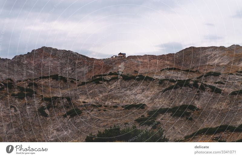 Berge Umwelt Natur Landschaft Himmel Herbst Hügel Felsen Alpen Berge u. Gebirge Gipfel Wüste atmen beobachten Bewegung Erholung genießen laufen