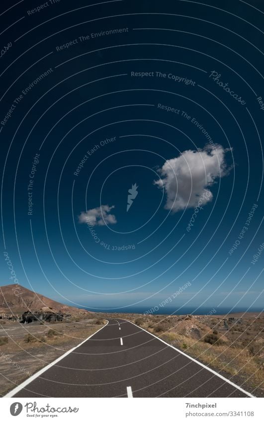 Die erträgliche Leichtigkeit des Seins Landschaft Urelemente Erde Sand Himmel Sommer Schönes Wetter Hügel Felsen Berge u. Gebirge Menschenleer Verkehr Straße