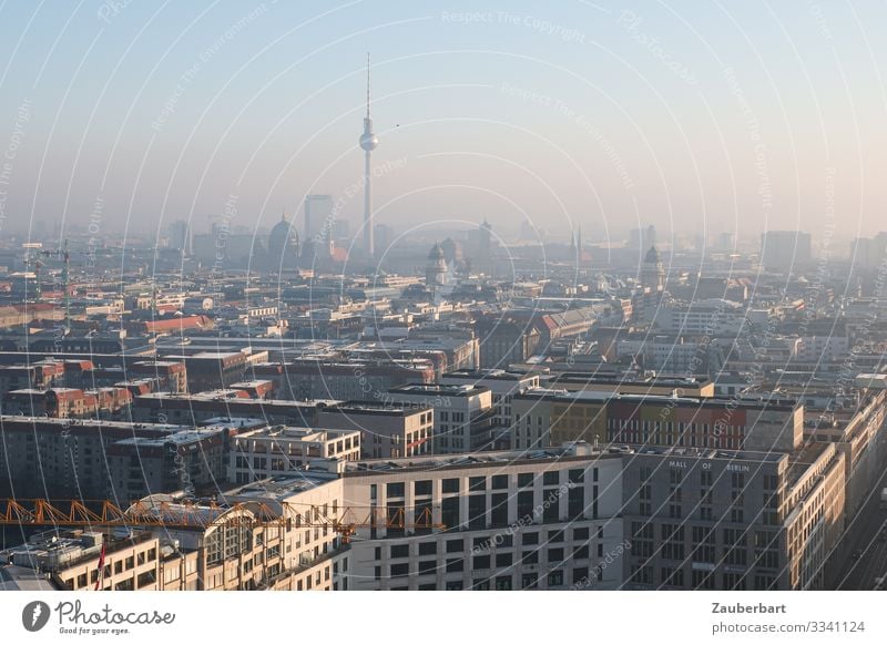 Guten Morgen Berlin Himmel Wolkenloser Himmel Berlin-Mitte Hauptstadt Stadtzentrum Hochhaus Bankgebäude Bauwerk Berliner Fernsehturm Blick groß schön