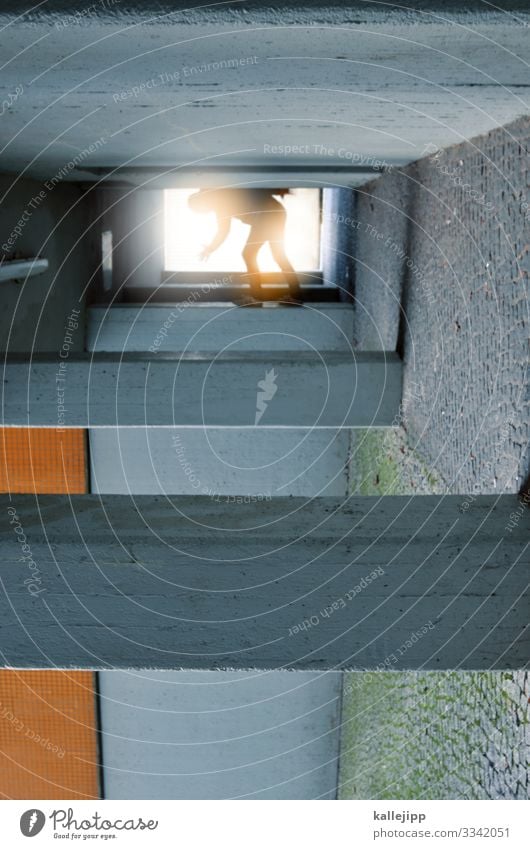 cube Mensch maskulin Mann Erwachsene Körper 1 Stadt Haus Tunnel Bauwerk Gebäude Architektur Mauer Wand grau orange Le Parkour verdreht Illusion Klettern