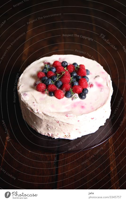 törtche Lebensmittel Frucht Teigwaren Backwaren Kuchen Torte Ernährung Kaffeetrinken lecker Farbfoto Innenaufnahme Menschenleer Textfreiraum oben