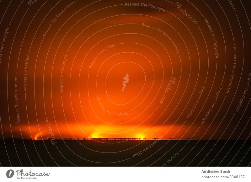 Ozean im Licht des Sonnenuntergangs Meer Wasser Himmel Natur MEER Küste reisen Landschaft Tourismus Sonnenlicht atemberaubend Urlaub tropisch Ufer malerisch