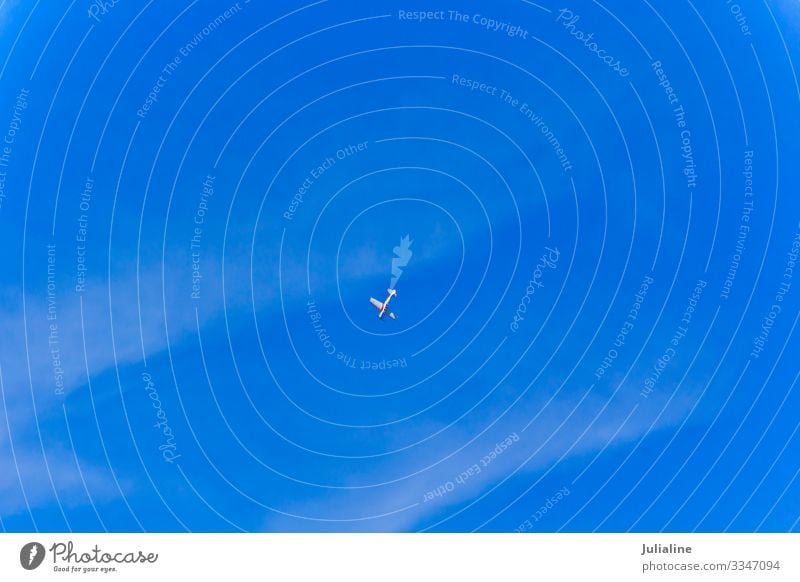 Militärisches Flugzeug Himmel Verkehr fliegen blau Ebene Air Boxsport Kämpfer Bomber in der Luft eine Farbfoto mehrfarbig