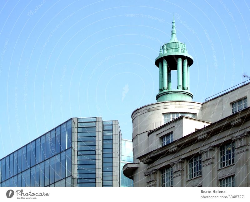 Historisch gewachsen 3 Alt-neu Stadt Architektur Türmchen Neubau Kontraste Fenster