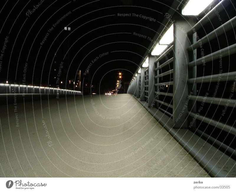 Der leuchtende Weg.. Stadt Beleuchtung Design Nacht Brücke Wege & Pfade modern Duisburg Innenhafen