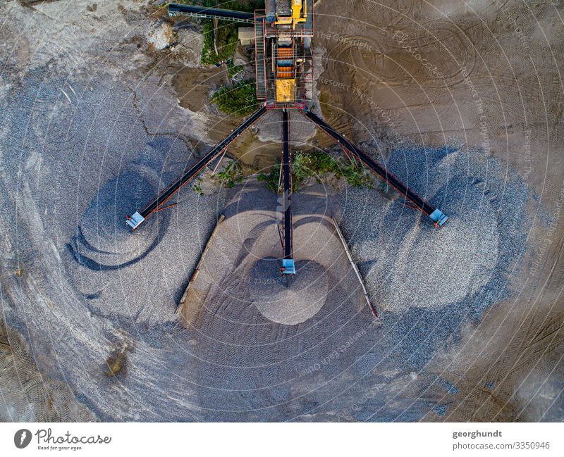 Sandkrake Reichtum Industrie Handwerk Baustelle Schaufel Energiewirtschaft Kohlekraftwerk Erde Stein Beton Diät verteilen gleich Braunkohlentagebau Kieswerk