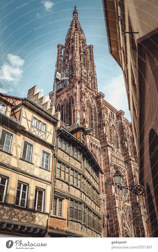 Städtetrip Strasbourg 2/5 Straßburg Frankreich Europa Stadt Stadtzentrum Altstadt Haus Kirche Dom Bauwerk Fassade Sehenswürdigkeit Wahrzeichen