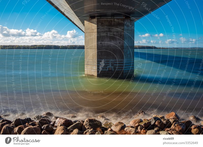 Eine Brücke zwischen Seeland und Falster in Dänemark Ferien & Urlaub & Reisen Tourismus Natur Landschaft Wasser Wolken Küste Ostsee Architektur Sehenswürdigkeit