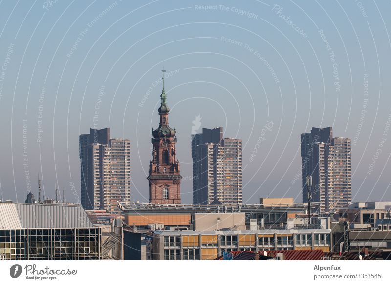 zu Besuch bei Drillingen Mannheim Stadt Stadtzentrum Skyline Hochhaus Kirche geheimnisvoll Gesellschaft (Soziologie) Glaube Religion & Glaube Horizont