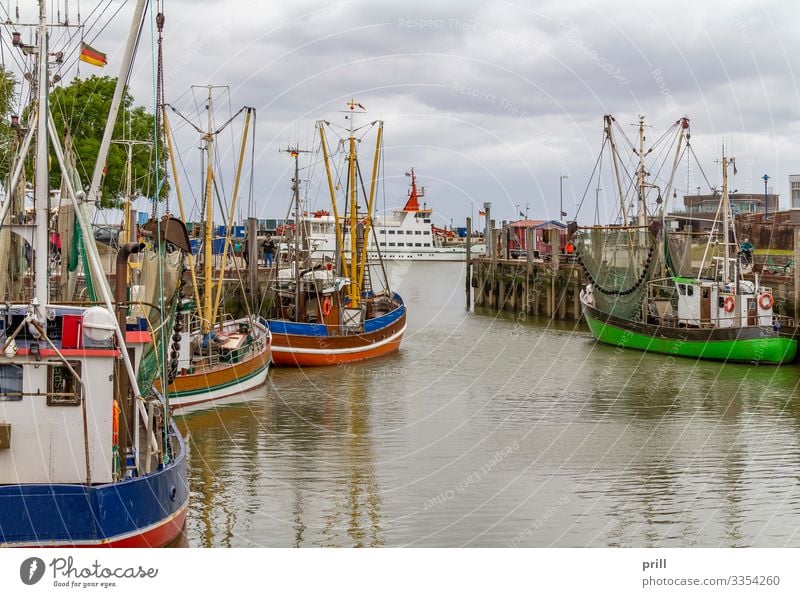 Neuharlingersiel in East Frisia Erholung Ferien & Urlaub & Reisen Meer Kultur Wasser Fischerdorf Hafen Fähre Fischerboot Wasserfahrzeug Tradition ankern