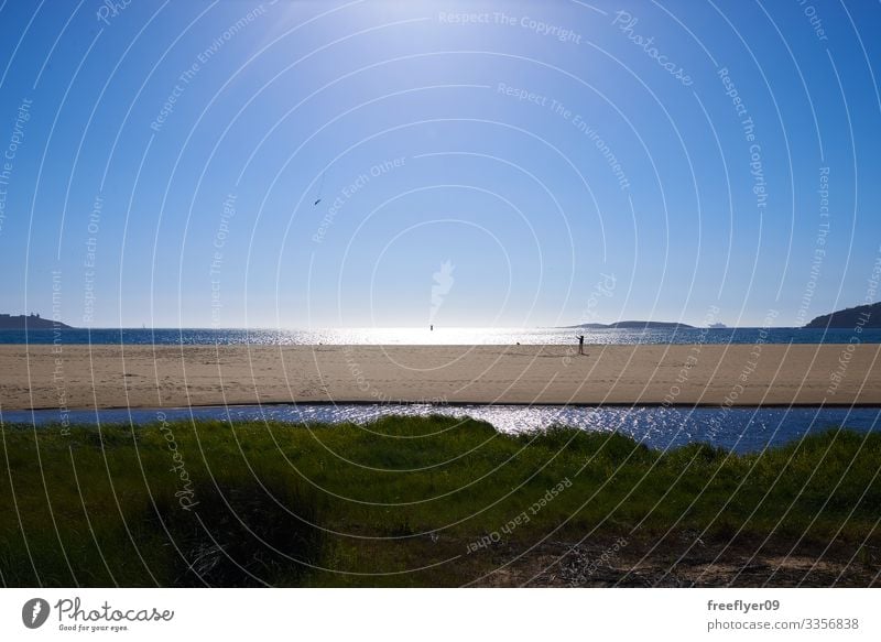 Ende eines Flusses am Strand von Playa America in Vigo See Sommer blau Natur Galicia Himmel (Jenseits) Landschaft Wasser grün Brücke reisen Holz Ansicht