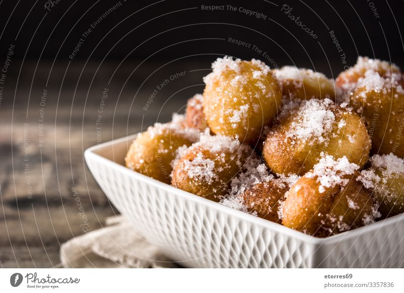 Karnevalskuchen oder buñuelos de viento für die heilige Woche Kunstgewerbler Ball Frühstück Brötchen Jahrmarkt Weihnachten & Advent Essen zubereiten Dessert