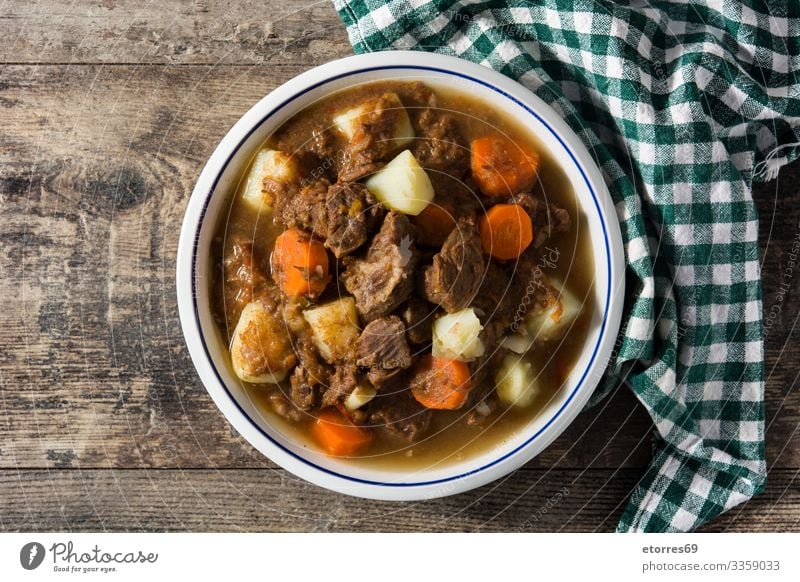 Irischer Rindfleischeintopf mit Karotten und Kartoffeln Möhre kochen & garen Speise Lebensmittel Gesunde Ernährung Foodfotografie Gulasch Kräuter & Gewürze