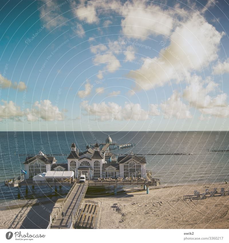 Ostseebad Kultur Landschaft Sand Wasser Himmel Wolken Horizont Schönes Wetter Küste Strand Sellin Seebrücke Rügen Bauwerk Gebäude Sehenswürdigkeit Wahrzeichen