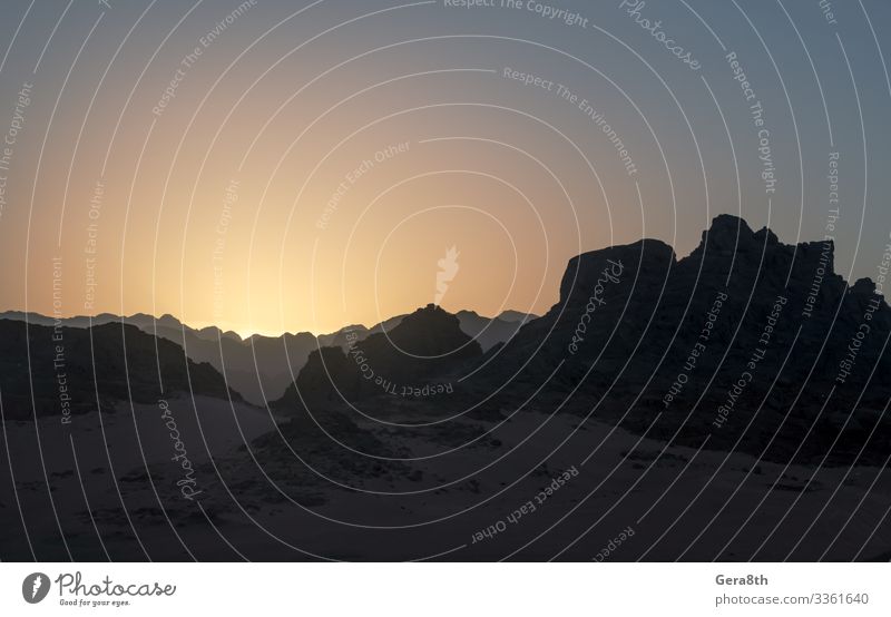 Wüste mit Bergen und Himmel am Abend in Ägypten exotisch Ferien & Urlaub & Reisen Tourismus Ausflug Sonne Berge u. Gebirge Natur Landschaft Wolken Felsen Stein