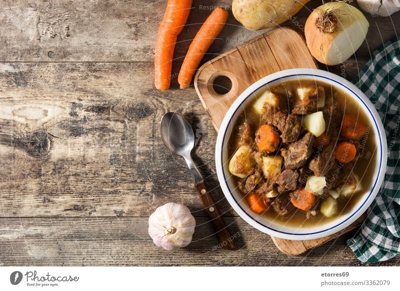 Irischer Rindfleischeintopf mit Karotten und Kartoffeln Möhre kochen & garen Speise Lebensmittel Gesunde Ernährung Foodfotografie Gulasch Kräuter & Gewürze