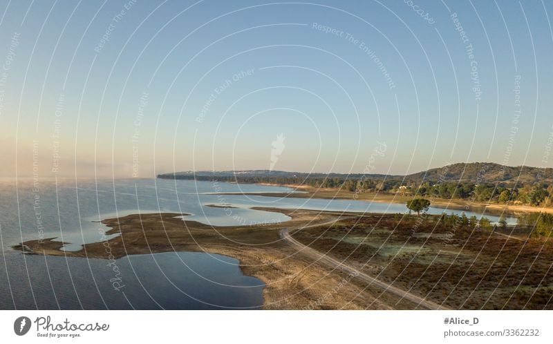 Stausee von Montargil Alentejo Portugal Natur Luftbild Luftbildfotografie Luftaufnahme Hintergrund Windstille Wohnmobil Klima Farben Damm Tag Dröhnen trocknen