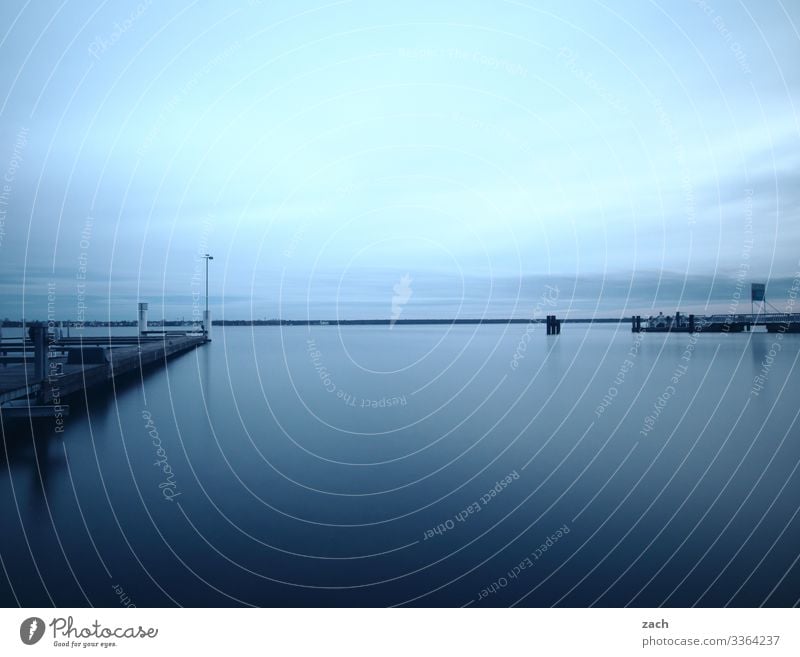 Vor dem Sturm Natur Wasser Himmel Seeufer Großer Müggelsee Berlin Friedrichshagen Köpenick maritim blau grau Horizont Ferne Farbfoto Gedeckte Farben