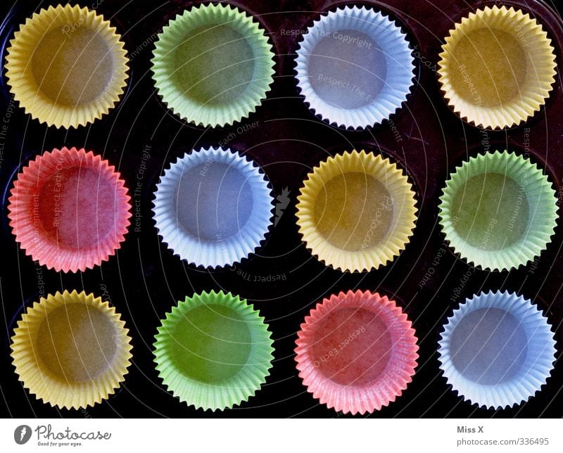 3 x 4 Lebensmittel Teigwaren Backwaren Kuchen Dessert Ernährung mehrfarbig Muffin Cupcake Törtchen Herd & Backofen Backblech Backform Muffinförmchen Farbfoto