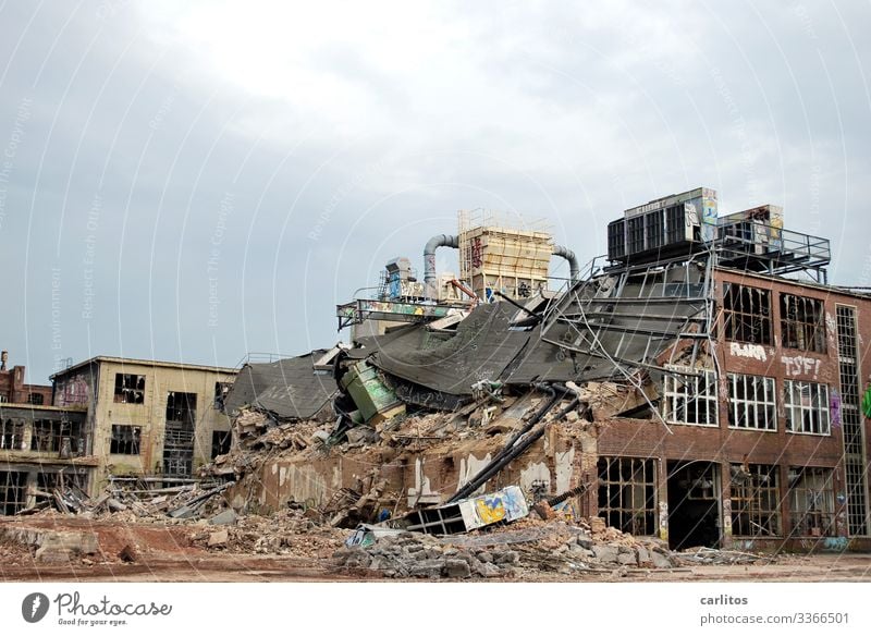 Es war einmal | Abriss Industriegebäude Hannover Conti Demontage Industriefotografie Industrieanlage Fabrik Zeitenwandel bedrohlich gefährlich Risiko Abenteuer