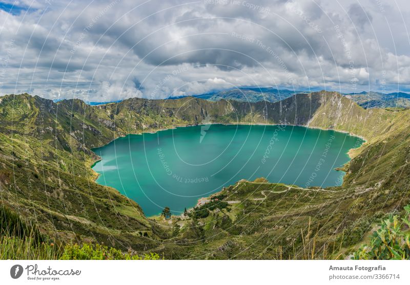 Quilotoa-See Umwelt Natur Landschaft Pflanze Tier Erde Wasser Himmel Wolken Sonne Sonnenaufgang Sonnenuntergang Sommer Klima Wetter Gras Hügel Felsen Gipfel