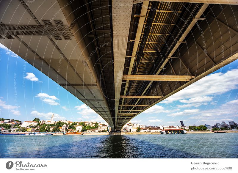 Belgrad, Serbien Fluss Europa Stadt Hauptstadt Brücke Bauwerk Gebäude Architektur Wahrzeichen Verkehr Metall Ferne unten Konstruktion Wasser urban Anschluss