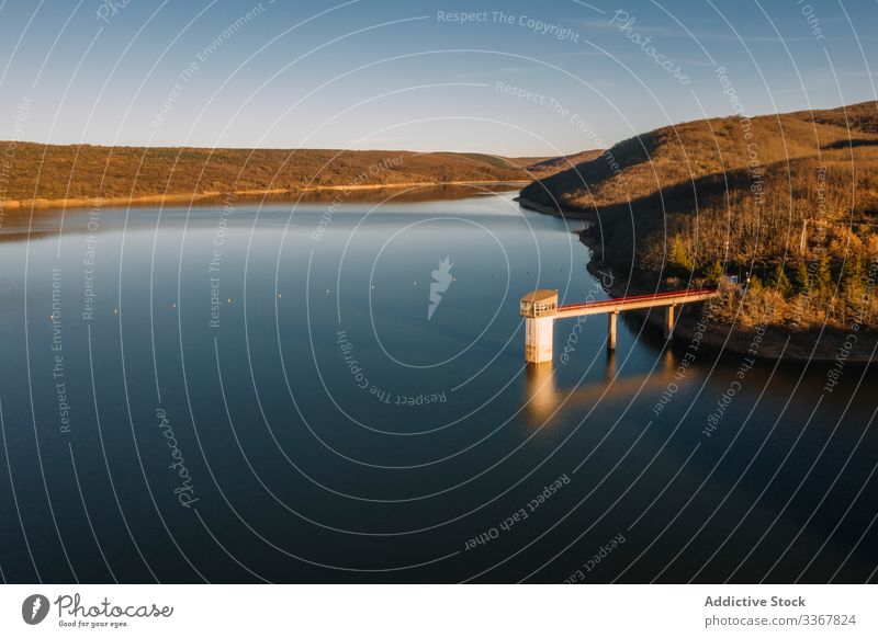 Landschaftliche Kulisse der Seebrücke Pier Dock Beobachtung Schiffsdeck sonnig Wasser reisen Fluss malerisch Brücke Reise ländlich Tourismus Ausflug Route