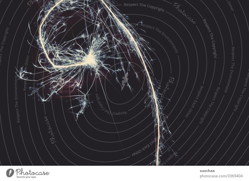 vergurgter silvesterknaller Silvester Neujahr Party Feier feiern Feuerwerk Knaller Pyrotechnik Funken Silvester u. Neujahr Feste & Feiern Nacht Licht leuchten
