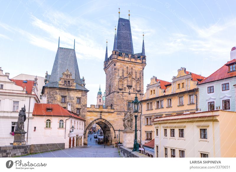 Karlsbrücke, alte Türme und Statuen bei Sonnenaufgang, Prag Stil Ferien & Urlaub & Reisen Tourismus Kultur Landschaft Stadt Kirche Burg oder Schloss Platz