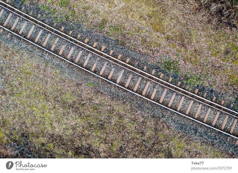 #Eisenbahngleise von Oben Winter Verkehr Verkehrsmittel Verkehrswege Personenverkehr Öffentlicher Personennahverkehr Berufsverkehr Schienenverkehr Bahnfahren