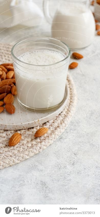 Vegane Mandelmilch, nicht-milchhaltige Alternativmilch Gemüse Ernährung Frühstück Vegetarische Ernährung Diät Getränk frisch natürlich melken alternativ Mandeln