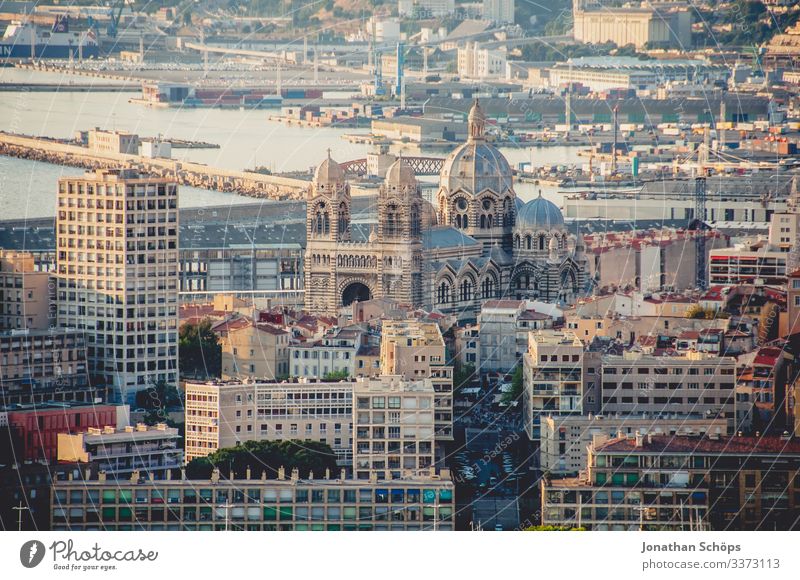 Cathédrale Sainte-Marie-Majeure de Marseille Farbfoto Sandstein Himmel (Jenseits) Frankreich Südfrankreich Kuppeldach Gott Katholizismus Sommerurlaub