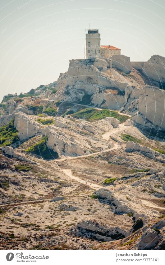 Festung auf Insel vor Marseille Sonnenlicht Licht Tag Textfreiraum oben Frankreich heiß Süden Farbfoto Südfrankreich Meer Mittelmeer Gesteinsformationen