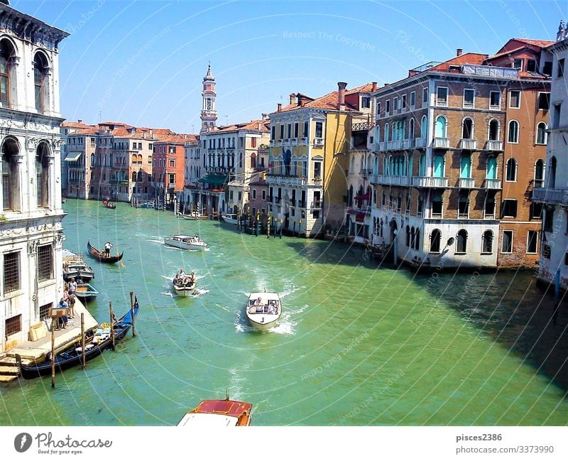 Boats on Canal Grande in Venice Ferien & Urlaub & Reisen Sommer architecture blue boat building canal channel Großstadt cityscape Europa european famous