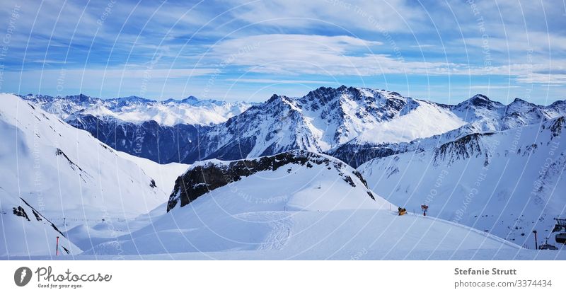 Gipfelmeer im Schnee Panorama (Aussicht) Licht Menschenleer Bewegung Ferne Schneebedeckte Gipfel Berge u. Gebirge Natur Landschaft Himmel Alpen Ski Ischgl