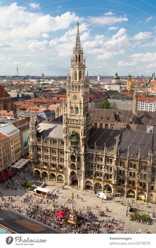 Münchner Rathaus am Marienplatz, dem zentralen Platz in der Münchner Innenstadt, Deutschland. Europa München Bayern Stadt Sehenswürdigkeit historisch