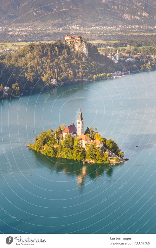 Panoramablick auf den Bleder See, Slowenien schön Ferien & Urlaub & Reisen Tourismus Insel Berge u. Gebirge Natur Landschaft Herbst Wald Hügel Alpen Dorf Stadt