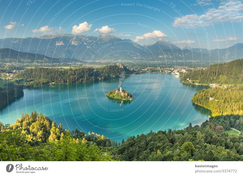 Panoramablick auf den Bleder See, Slowenien schön Ferien & Urlaub & Reisen Tourismus Insel Berge u. Gebirge Natur Landschaft Herbst Wald Hügel Alpen Dorf Stadt