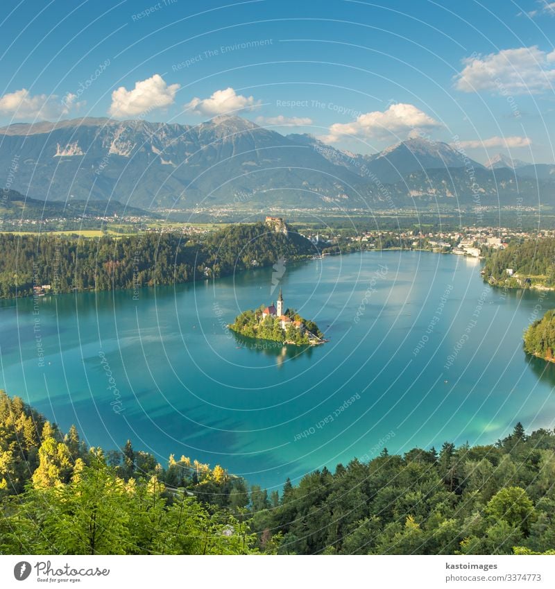 Panoramablick auf den Bleder See, Slowenien schön Ferien & Urlaub & Reisen Tourismus Insel Berge u. Gebirge Natur Landschaft Herbst Wald Hügel Alpen Dorf Stadt