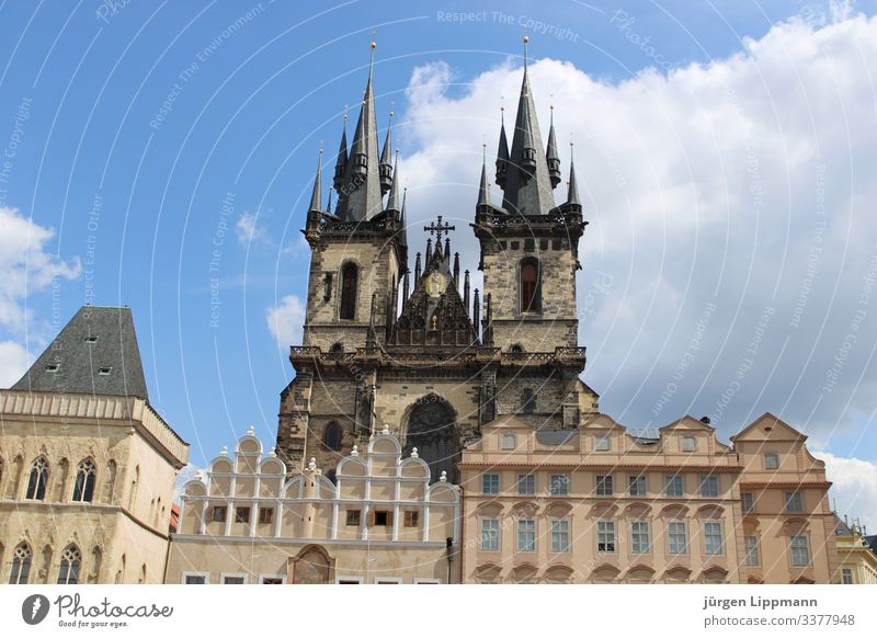 Dom Hauptstadt Stadtzentrum Marktplatz Mauer Wand Sehenswürdigkeit beobachten genießen Blick außergewöhnlich eckig fantastisch grau Farbfoto Außenaufnahme