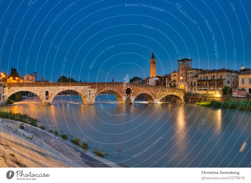 Verona bei Nacht adige architecture cityscape culture destinations europe european evening illuminated italian italy night old panoramic ponte romantic scene