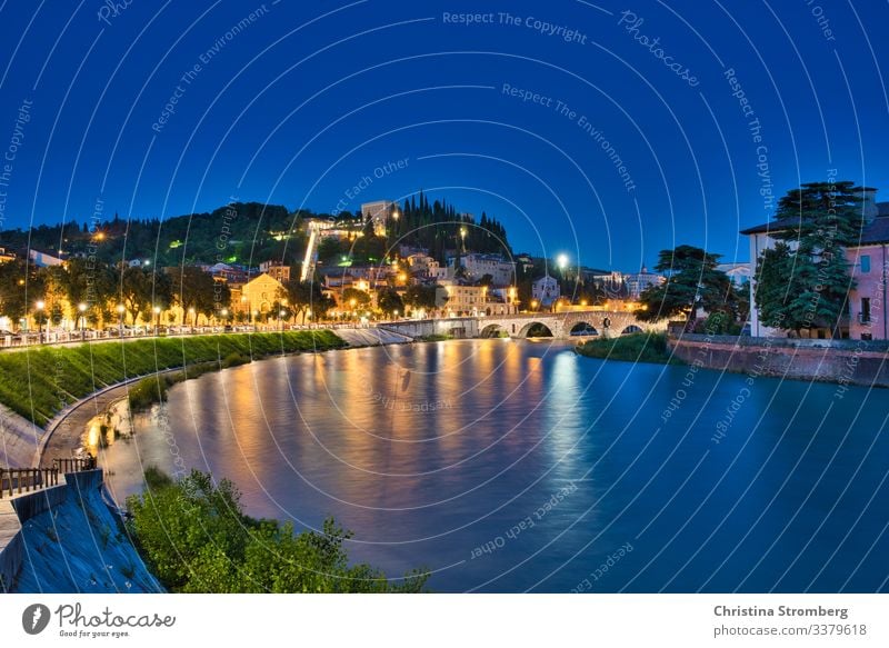 Verona bei Nacht adige architecture cityscape culture destinations europe european evening illuminated italian italy night old panoramic ponte romantic scene