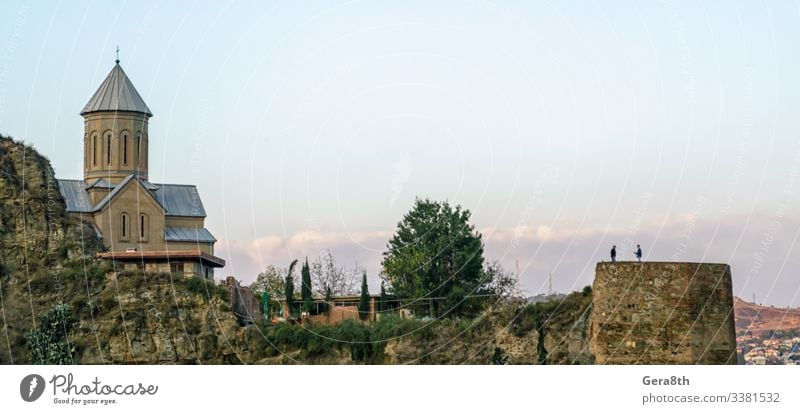 Ferien & Urlaub & Reisen Tourismus Sommer Berge u. Gebirge Haus Natur Pflanze Himmel Wolken Herbst Baum Blatt Hügel Felsen Kirche Gebäude Architektur Balkon