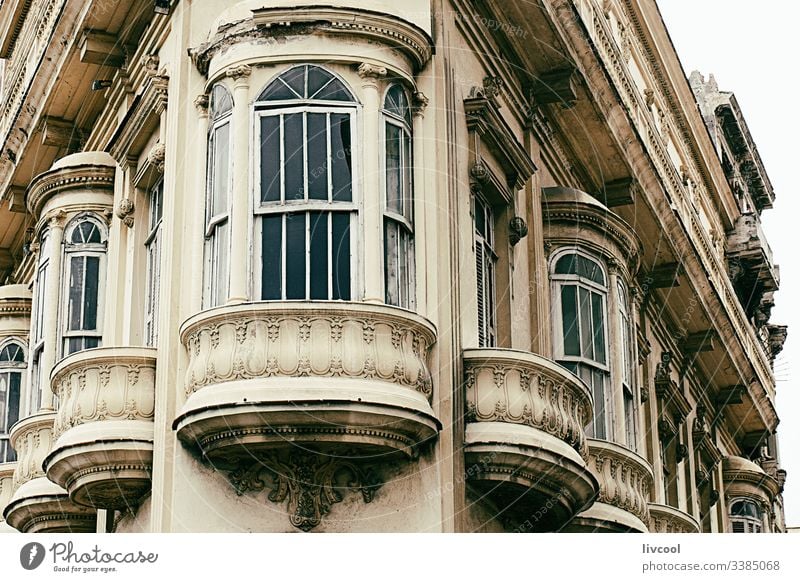 altes gebäude - ecke , havanna Havanna Kuba Karibik retro altehrwürdig rosa Gebäude Bogen Schatten schattige Straße Stadtzentrum Großstadt Tourismus Feiertag