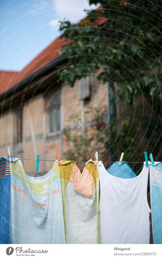 Wäscheleine Hausarbeit Landlust trocknen Klammern Wäscheklammern Garten Landleben